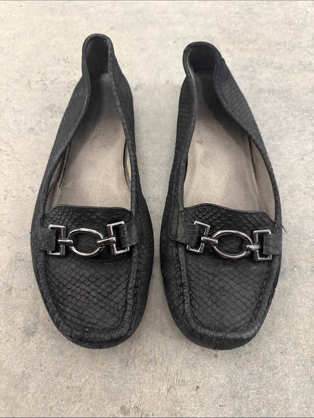 AEROSOLES Black Textured Leather Bit Loafers
